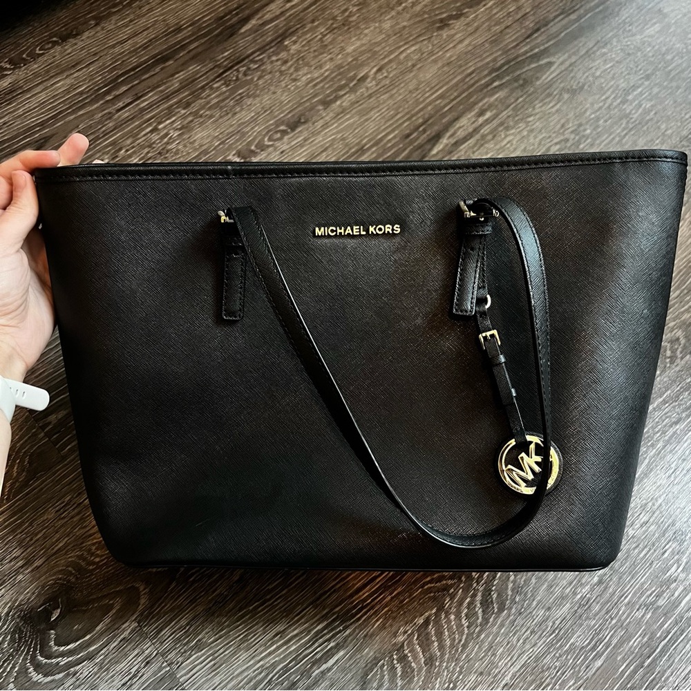 Michael Kors Quinn Large East West Top Zip Tote Bag - Picture 3 of 14